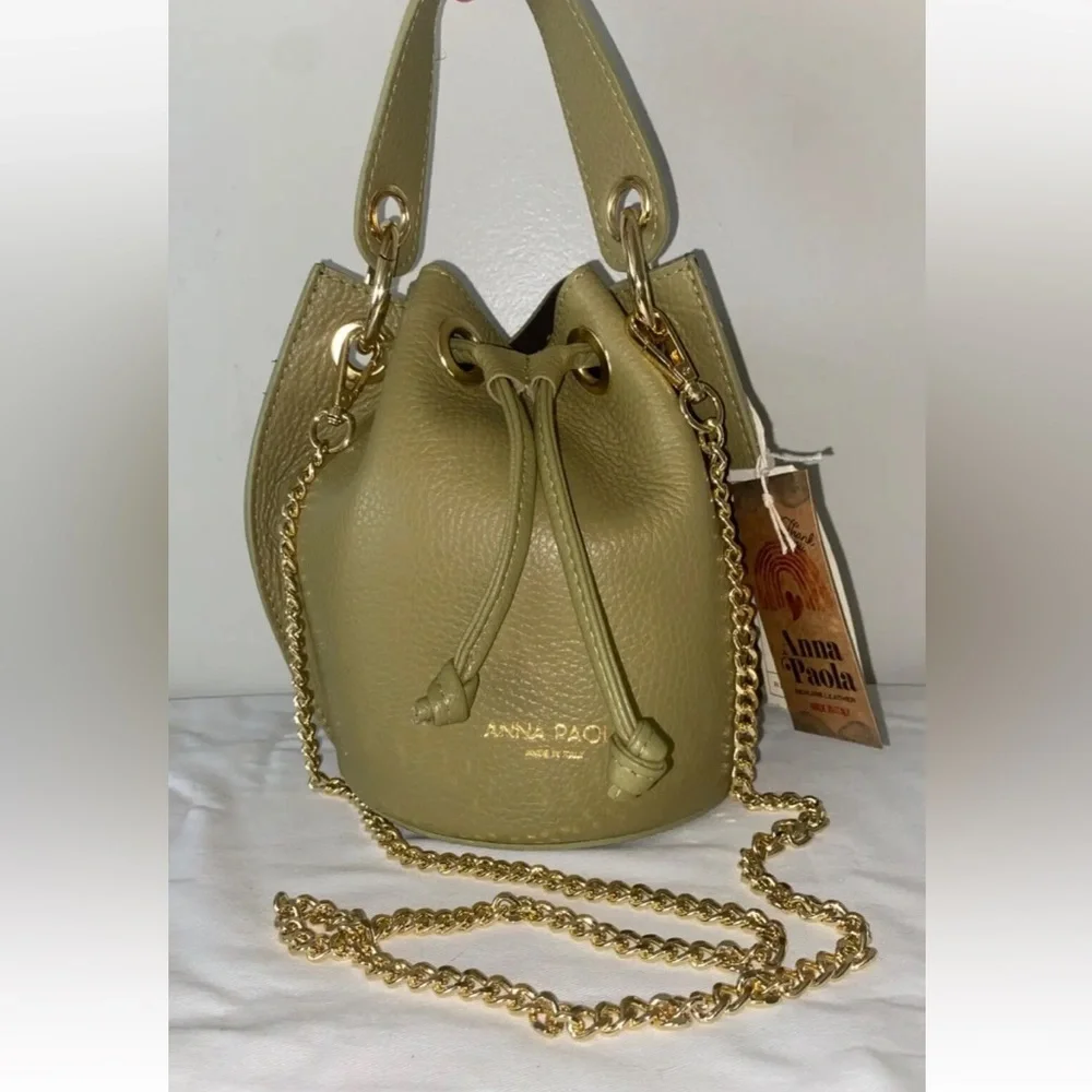 NEW! NWT ANNA PAOLA Italian Leather Bucket Bag in Iride Olive